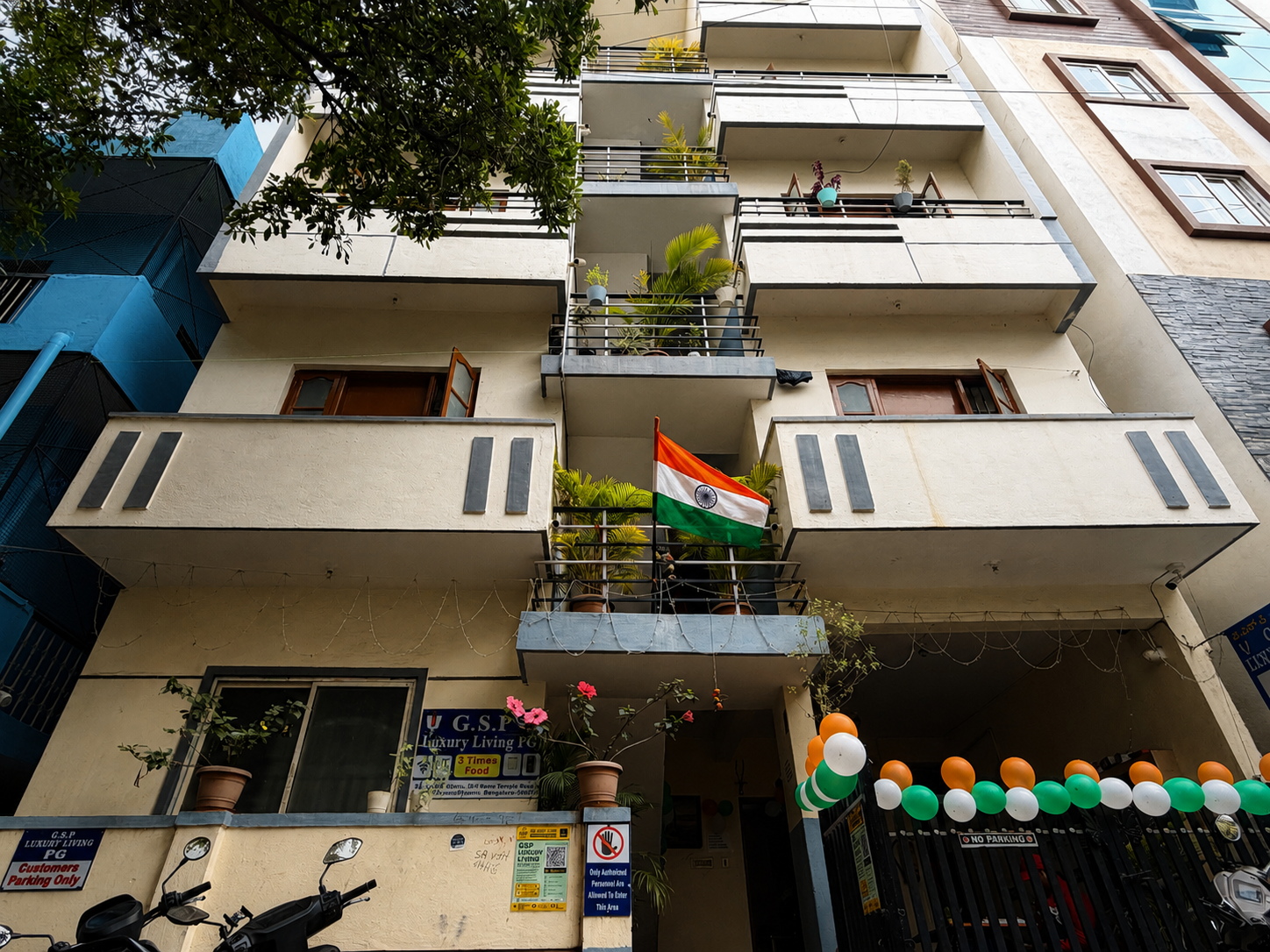 GSP Luxury Living PG Premium Room with modern furnishing and comfortable bed in Ejipura Bengaluru